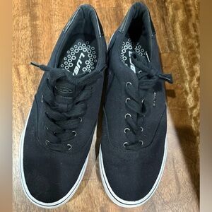 Lugz sneakers men’s 9.5. Black. Excellent condition